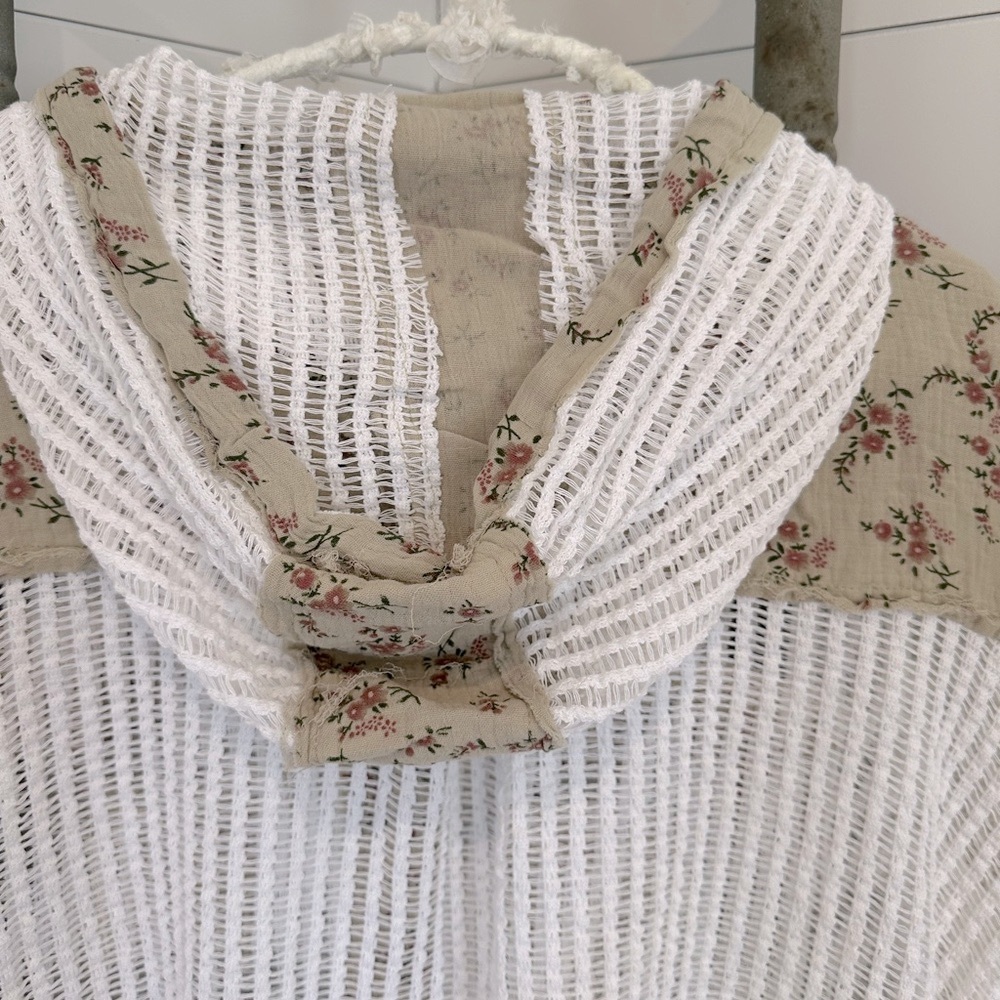 RESTOCKED POL: Floral Patchwork Knit Hooded Jacket/ Top with draw string. - Picture 7 of 9